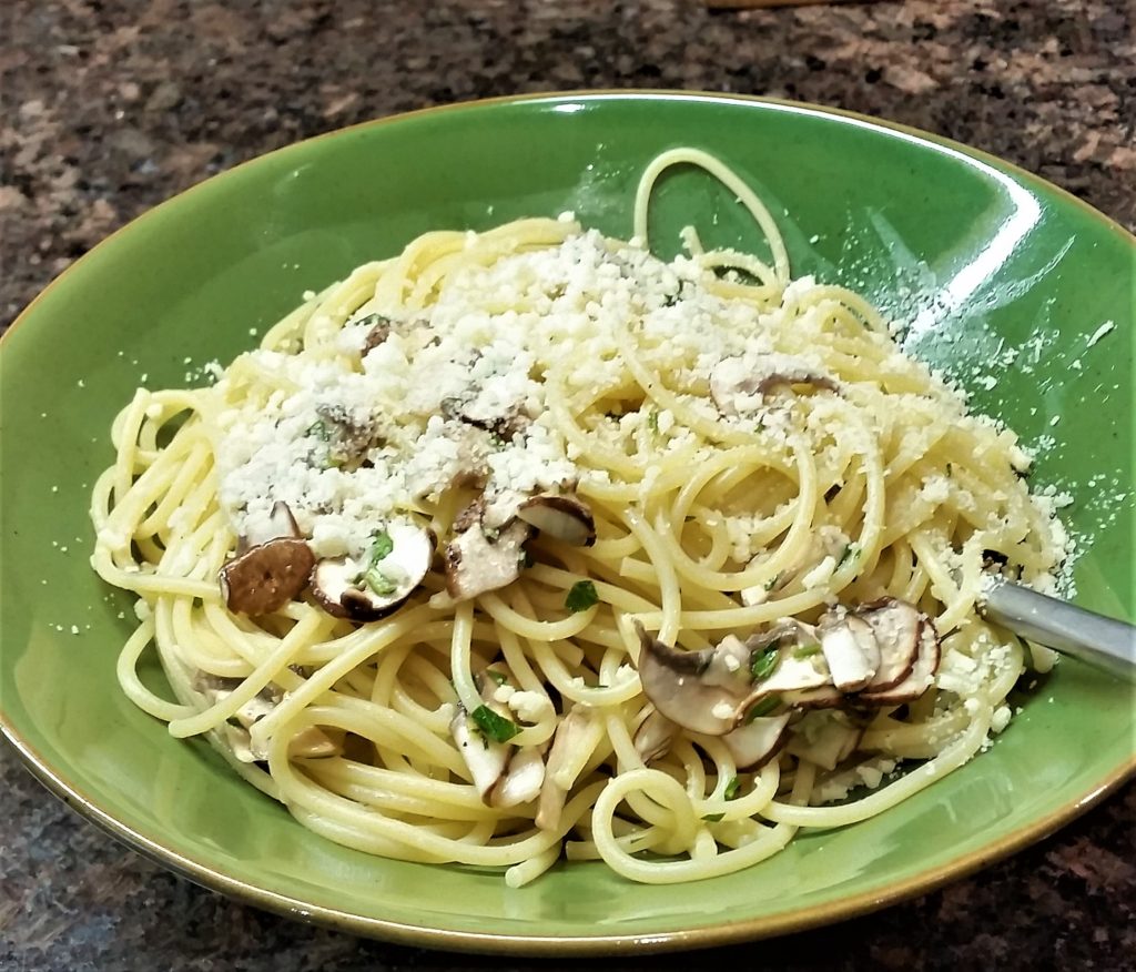 Spaghetti with Lemon and Mushrooms