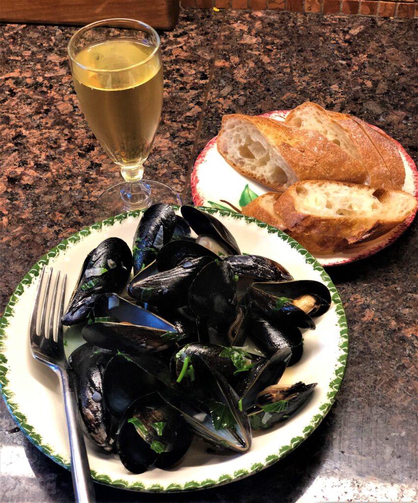 Mussels with Red or White Sauce