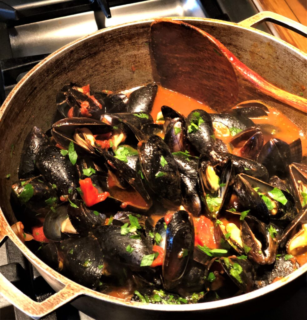 Mussels with Red or White Sauce